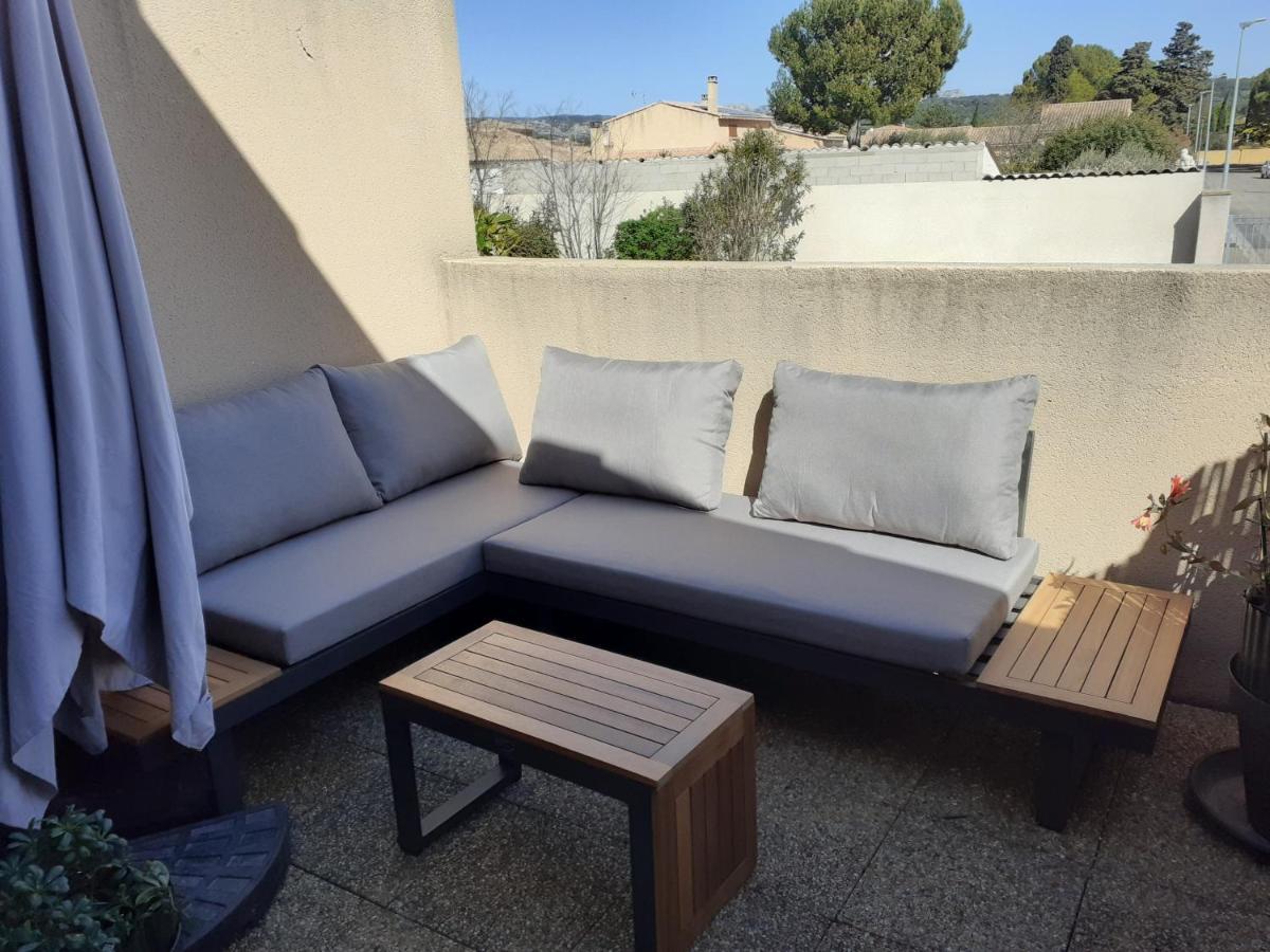 Sous Le Soleil Des Alpilles Mouries Exterior foto
