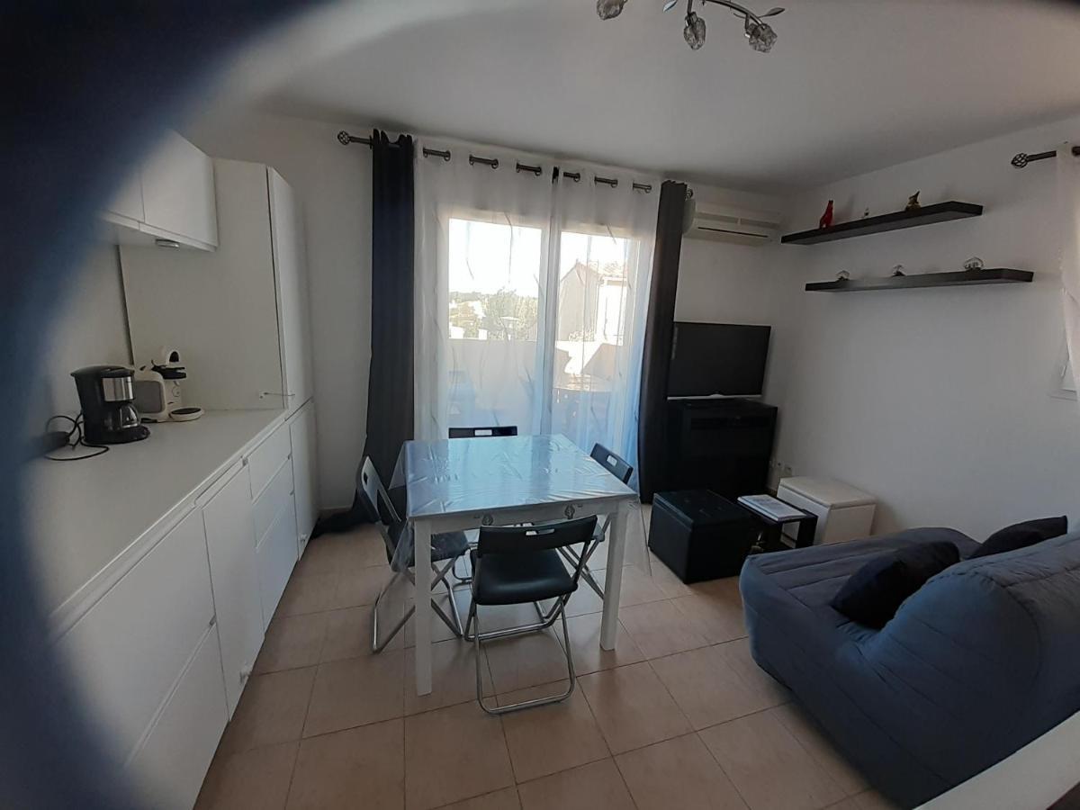 Sous Le Soleil Des Alpilles Mouries Exterior foto