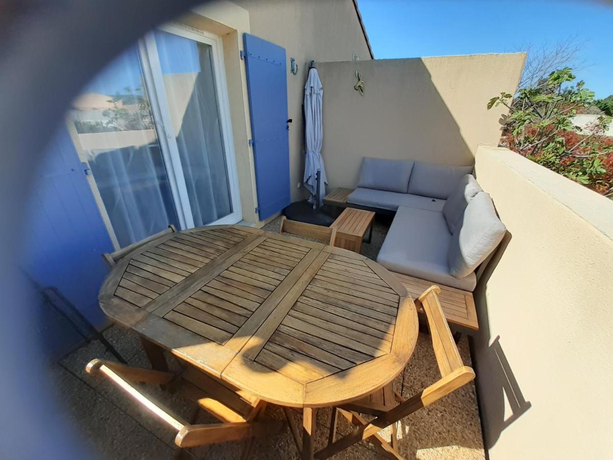 Sous Le Soleil Des Alpilles Mouries Exterior foto